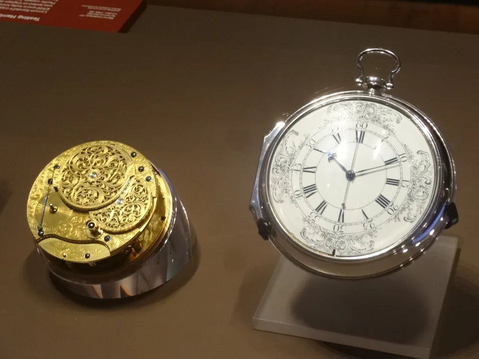 Movimiento y esfera del reloj marino H4 de John Harrison.